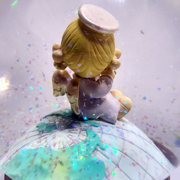 Precious Moments Snowglobe Peace on Earth 2003 Plays Joy to the World Works - Picture 6 of 14